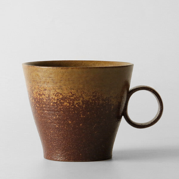 Vintage coffee cup with sustainable design, perfect for eco-conscious and mindful living enthusiasts
