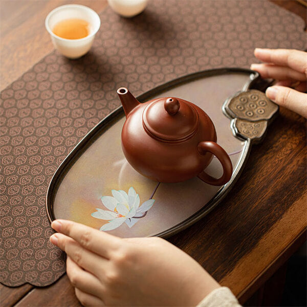 Coarse Pottery Tea Table